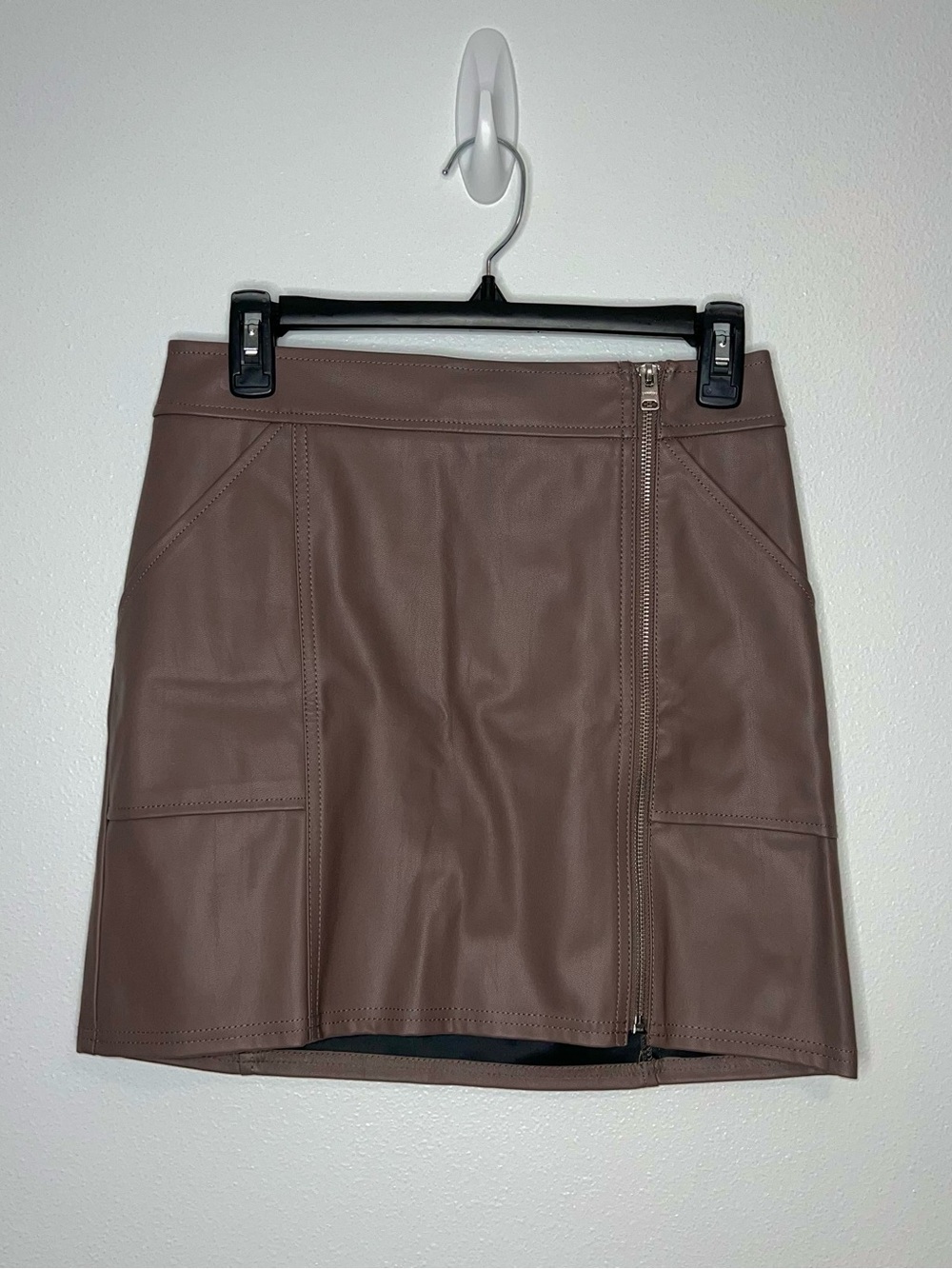 Express Faux Leather Mini Skirt with Front Zip Purple Brown Size US 4/Small NWT